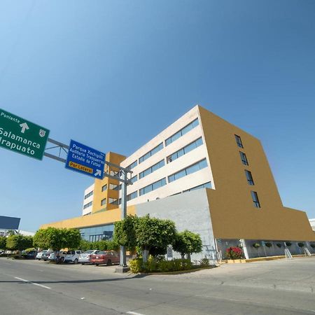 Capital O Hotel Casa Real Celaya Celaya  Ngoại thất bức ảnh