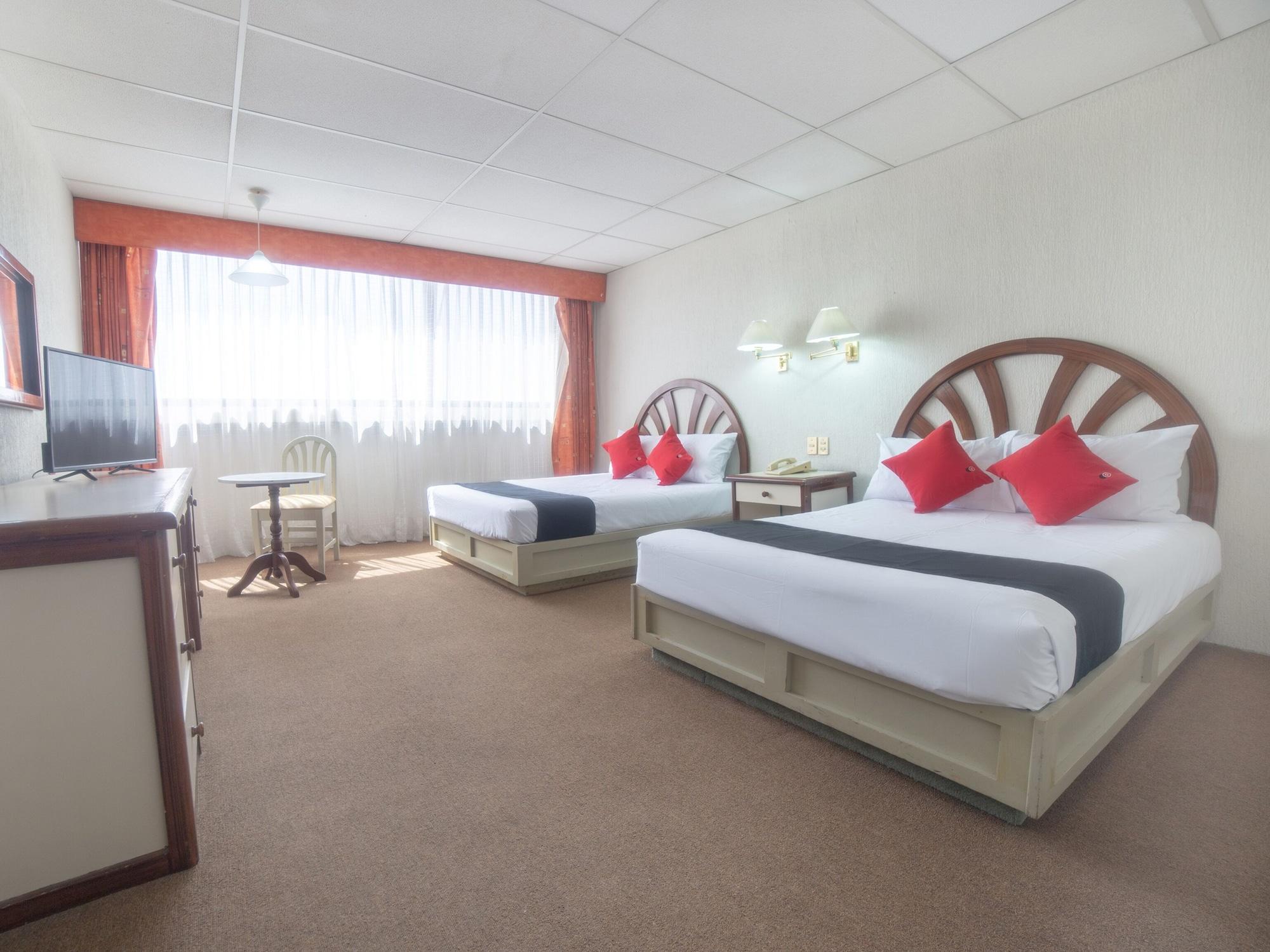 Capital O Hotel Casa Real Celaya Celaya  Ngoại thất bức ảnh