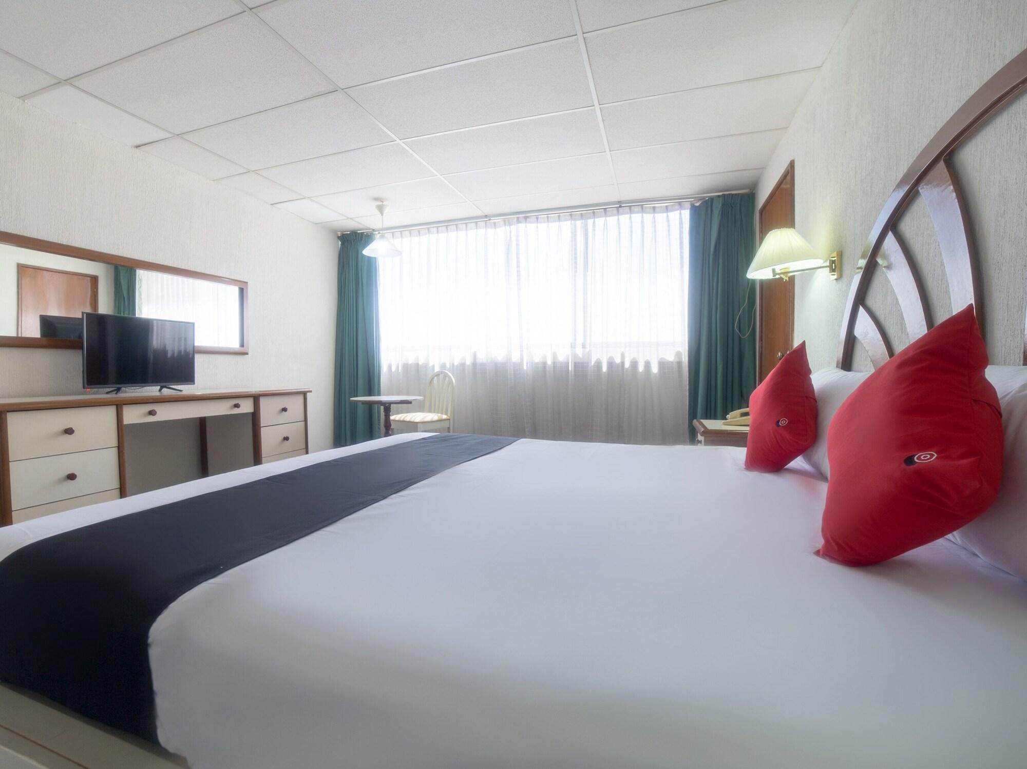 Capital O Hotel Casa Real Celaya Celaya  Ngoại thất bức ảnh