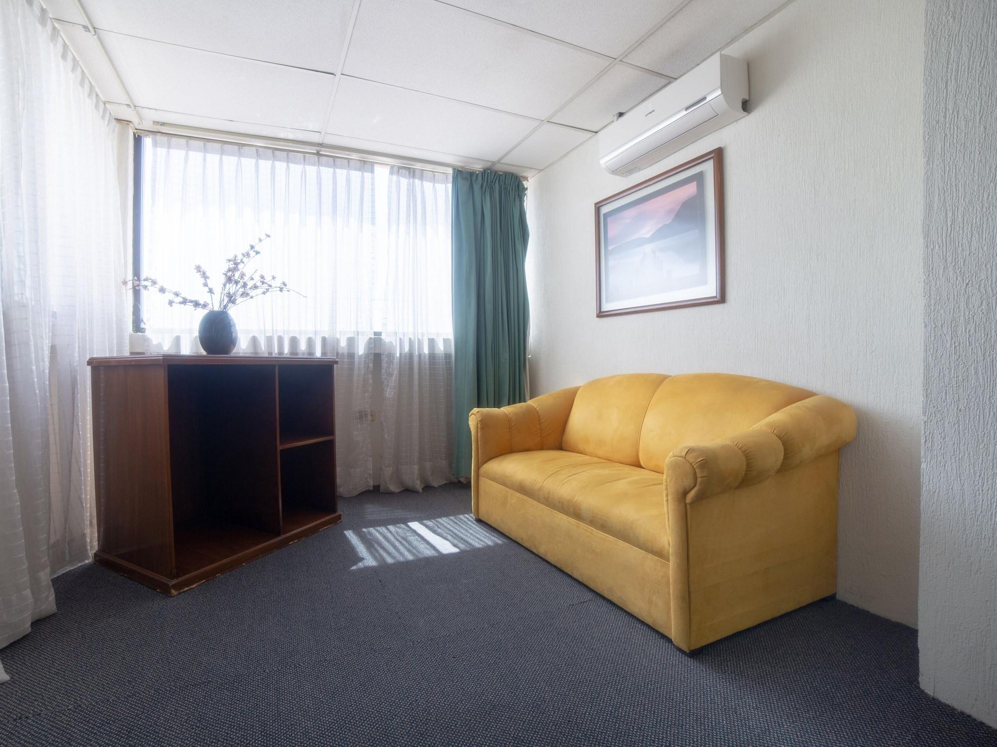 Capital O Hotel Casa Real Celaya Celaya  Ngoại thất bức ảnh