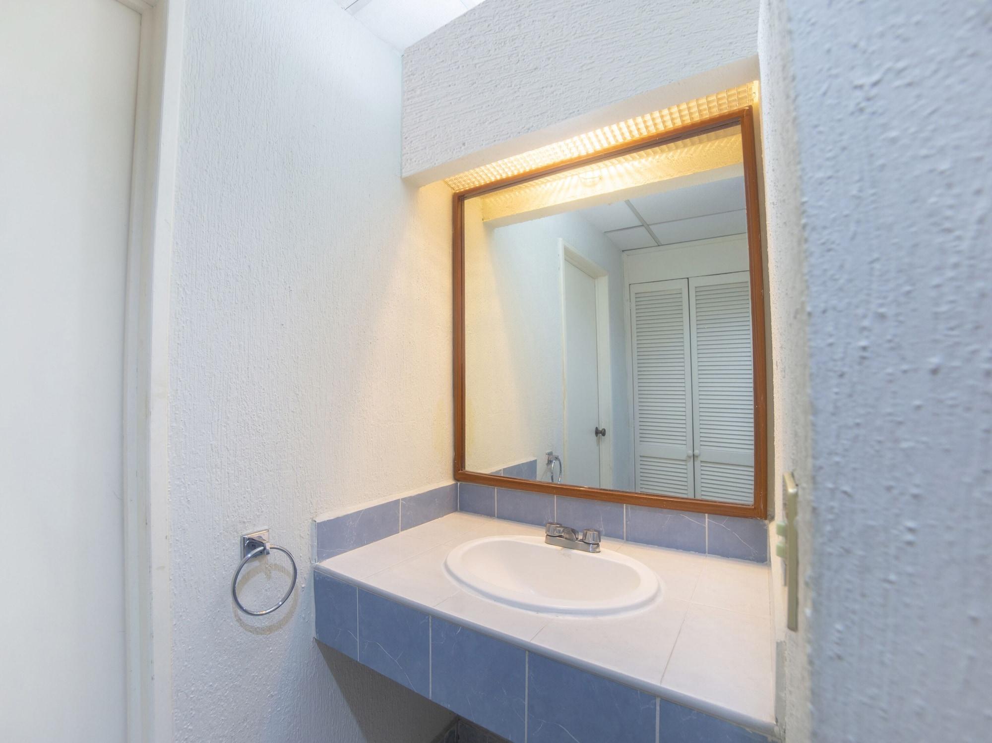 Capital O Hotel Casa Real Celaya Celaya  Ngoại thất bức ảnh