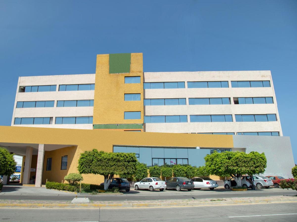 Capital O Hotel Casa Real Celaya Celaya  Ngoại thất bức ảnh