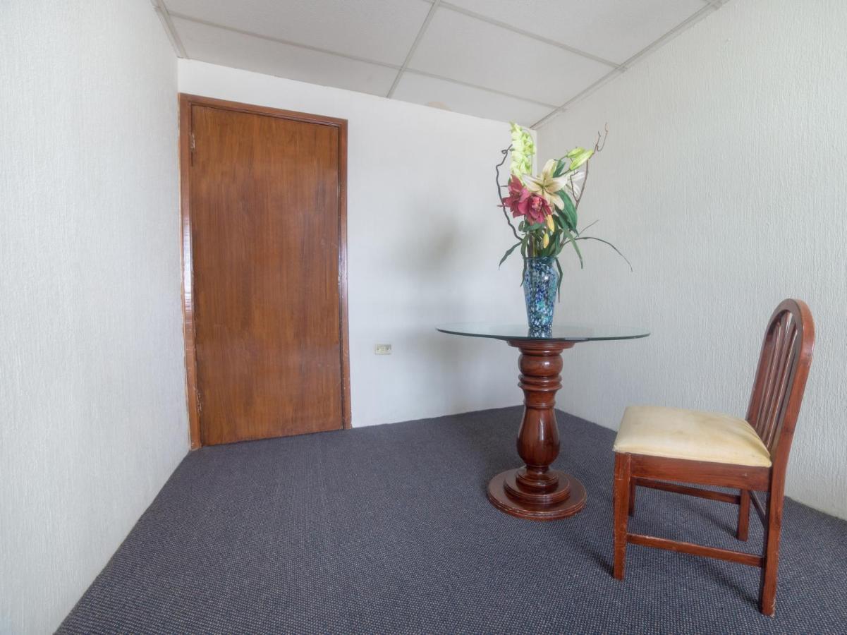 Capital O Hotel Casa Real Celaya Celaya  Ngoại thất bức ảnh